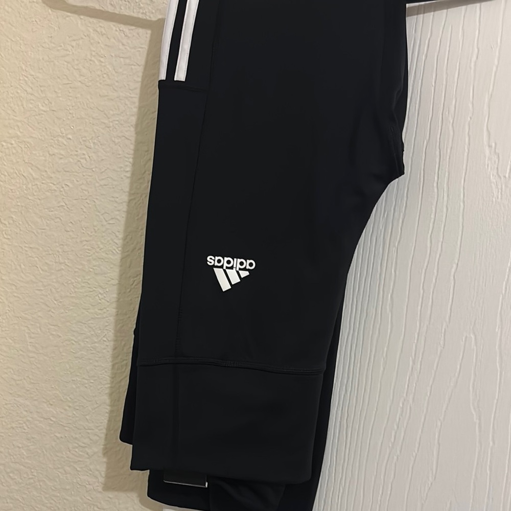 🆕 Adidas Black and White Leggings with Reflective Stripes